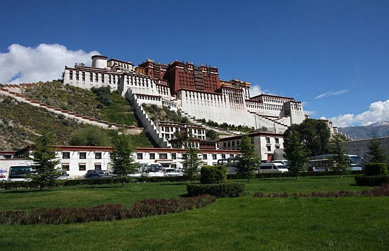 020 The magnificient Potala (IMG_1372).jpg